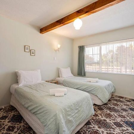 Charming Hideaway Villa Taupo Exterior photo