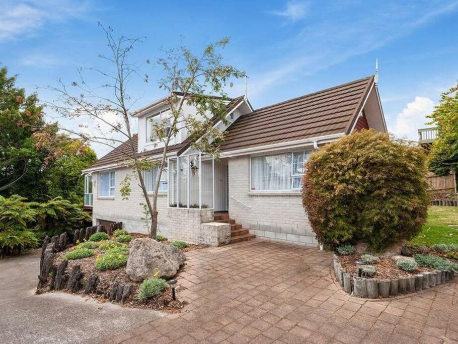 Charming Hideaway Villa Taupo Exterior photo
